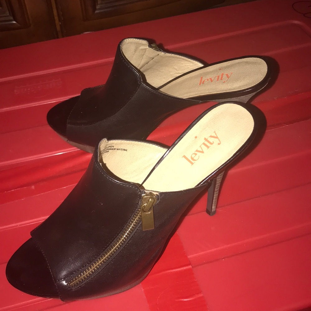 Shoes - Picture 3 of 4